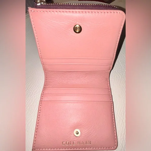 ⭐️COLE HAAN⭐️Brown Leather Accessory with Gold Accent - Picture 2 of 9